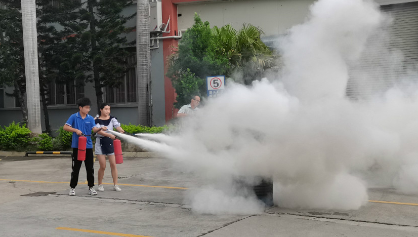 J9直营集团新材2021年消防演习