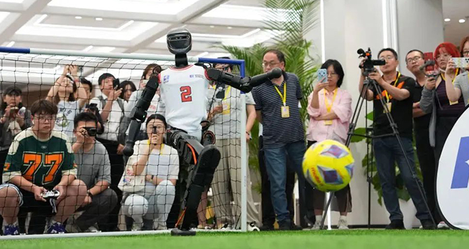 机器人&ldquo;创&rdquo;出中国新奇迹